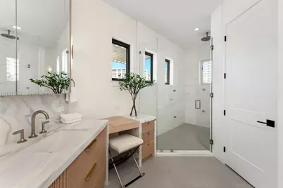 2801 Flamingo Dr, Miami Beach, FL 33140 - Photo 12