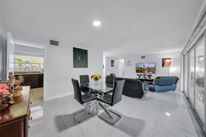 246 SE 44th St, Cape Coral, FL 33904 - Photo 10