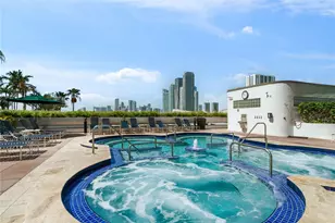 1717 N Bayshore Dr, Miami, FL 33132 - Photo 24