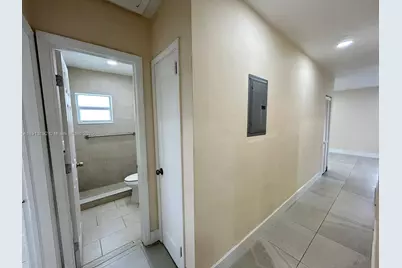 610 E 8th Ave, Hialeah, FL 33010 - Photo 30