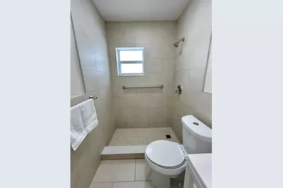 610 E 8th Ave, Hialeah, FL 33010 - Photo 36