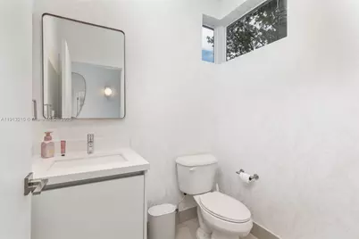 6745 NW 103rd Ave, Doral, FL 33178 - Photo 10