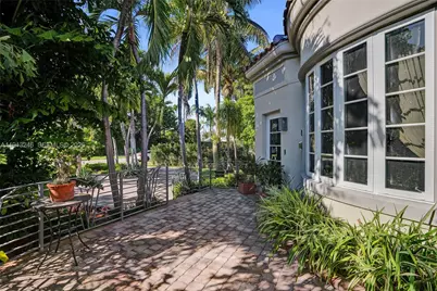 1335 Lenox Ave, Miami Beach, FL 33139 - Photo 4