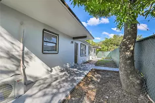 1710 NW 9th St, Fort Lauderdale, FL 33311 - Photo 4