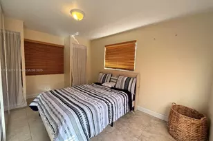 2435 Wilson St, Hollywood, FL 33020 - Photo 10
