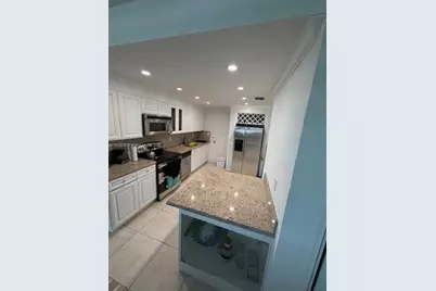 5055 Collins Ave #9A, Miami Beach, FL 33140 - Photo 2