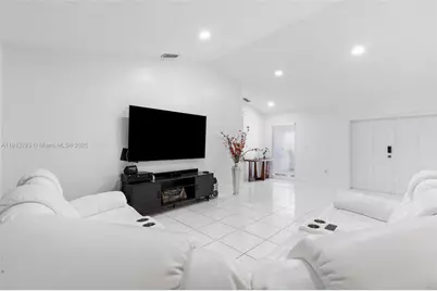 12535 SW 219th St, Miami, FL 33170 - Photo 6