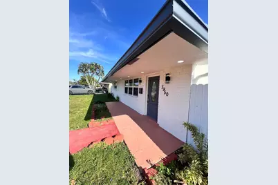 7950 NW 10th St, Pembroke Pines, FL 33024 - Photo 2