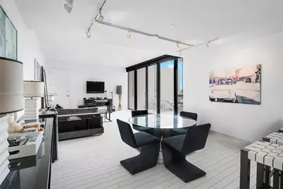 2201 Collins Ave #431, Miami Beach, FL 33139 - Photo 2