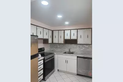 235 E Burgundy  E #235, Delray Beach, FL 33484 - Photo 4