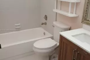 235 E Burgundy E, Delray Beach, FL 33484 - Photo 14