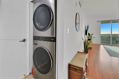 1800 N Bayshore Dr #2604, Miami, FL 33132 - Photo 6