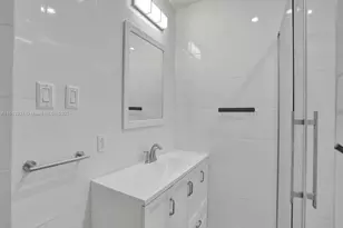 1102 NE 117th St, Biscayne Park, FL 33161 - Photo 32