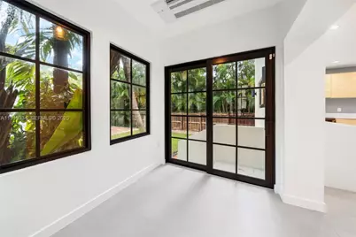 151 NE 43rd St, Miami, FL 33137 - Photo 34