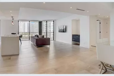 20191 E Country Club Dr #802, Aventura, FL 33180 - Photo 2