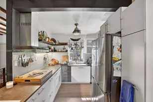 270 NW 106th St, Miami, FL 33150 - Photo 12