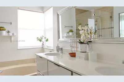 1374 NW 159th Ave, Pembroke Pines, FL 33028 - Photo 22