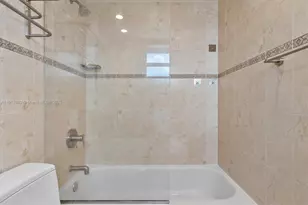 5005 Collins Ave, Miami Beach, FL 33140 - Photo 20