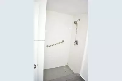 16465 NE 22nd Ave #219, North Miami Beach, FL 33160 - Photo 18