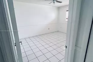 2925 W 80th St, Hialeah, FL 33018 - Photo 8