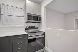 3030 NW 16th St, Miami, FL 33125 - Photo 6