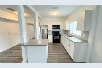 1176 NW 48th St, Miami, FL 33127 - Photo 10