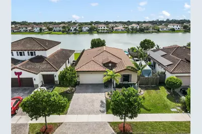 2490 SE 1st St, Homestead, FL 33033 - Photo 2