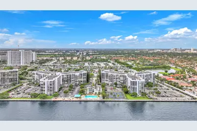 1000 Parkview Dr #229, Hallandale Beach, FL 33009 - Photo 6