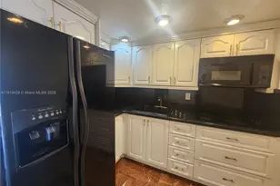 8851 Sunrise Lakes Blvd, Sunrise, FL 33322 - Photo 6