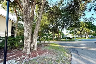 313 Gardens Dr, Pompano Beach, FL 33069 - Photo 12