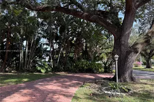 511 Oriole Ave, Miami Springs, FL 33166 - Photo 6