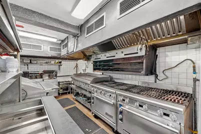 91 NE 44th St, Oakland Park, FL 33334 - Photo 18