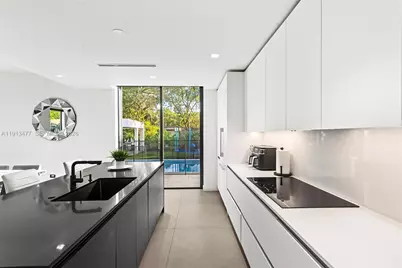 2572 NE 182nd Ter, North Miami Beach, FL 33160 - Photo 14