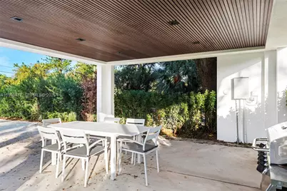 2572 NE 182nd Ter, North Miami Beach, FL 33160 - Photo 16
