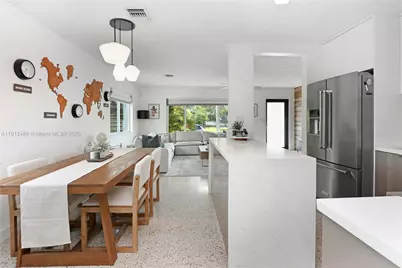 930 N 11th Ct, Hollywood, FL 33019 - Photo 8