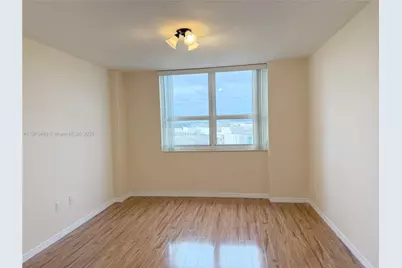 19501 W Country Club Dr #912, Aventura, FL 33180 - Photo 2