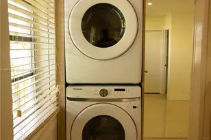 467 SE 3rd St, Hialeah, FL 33010 - Photo 6