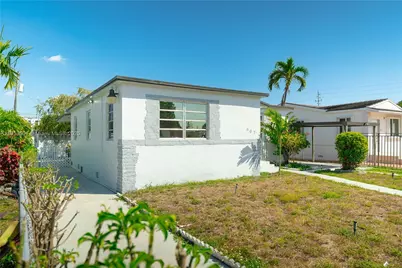 467 SE 3rd St #1, Hialeah, FL 33010 - Photo 2