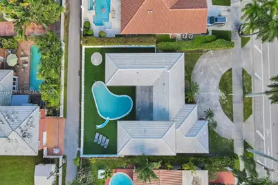 1241 Hollywood Blvd, Hollywood, FL 33019 - Photo 2