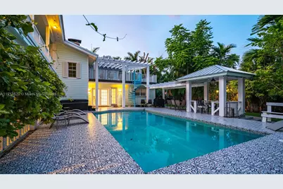 1025 N Southlake Dr, Hollywood, FL 33019 - Photo 4