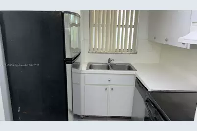 8860 Fontainebleau Blvd #403, Miami, FL 33172 - Photo 12