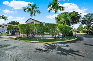 10720 SW 117th Ct, Miami, FL 33186 - Photo 2