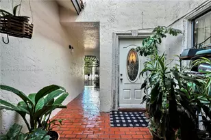 10720 SW 117th Ct, Miami, FL 33186 - Photo 8