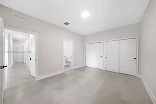 4309 E 8th Ct, Hialeah, FL 33013 - Photo 12