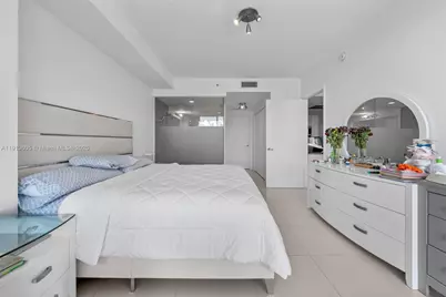 92 SW 3rd St #4403, Miami, FL 33130 - Photo 14