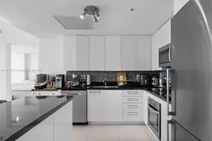 92 SW 3rd St, Miami, FL 33130 - Photo 4