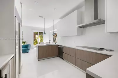 2760 Brickell Ct #2760, Miami, FL 33129 - Photo 8