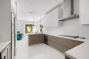 2760 Brickell Ct, Miami, FL 33129 - Photo 8