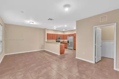 3226 NW 31st Ter, Oakland Park, FL 33309 - Photo 14