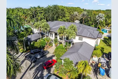 10395 SW 67th Ave, Pinecrest, FL 33156 - Photo 12